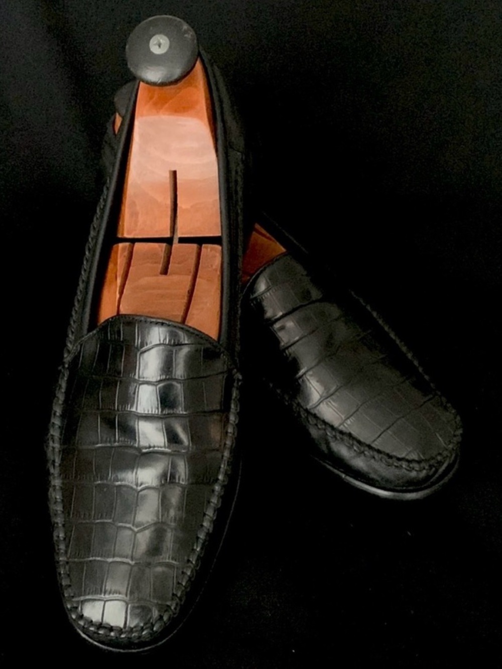Bernini of Beverly Hills 
Black Croc-Embossed Leather Slip-On Loafers